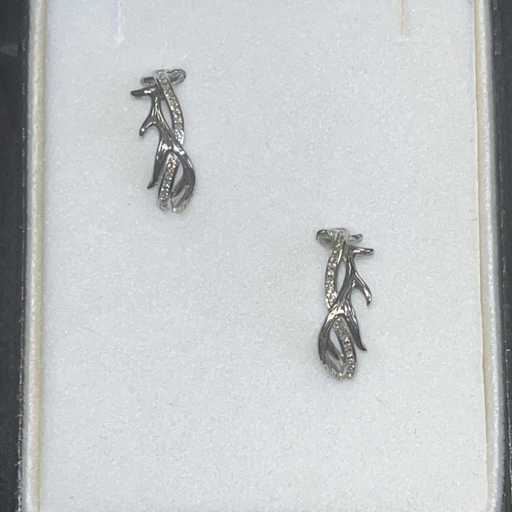 NIB Montana Silversmiths Rooted in Stone earrings